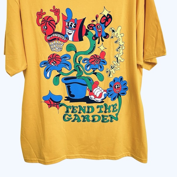 Market Studios XL Unisex T-Shirt Tend The Market Graphic Tee Yellow Multi  New - Picture 5 of 10